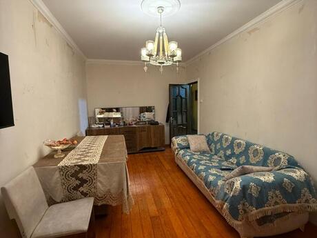 3 otaqlı köhnə tikili - Azadlıq Prospekti m. - 90 m²