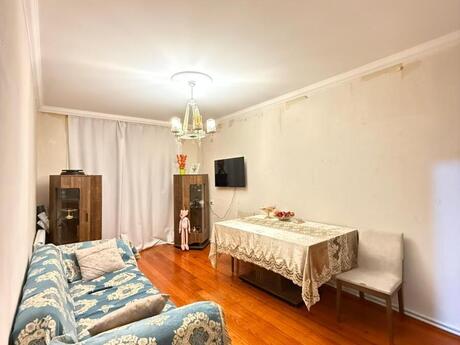 3 otaqlı köhnə tikili - Azadlıq Prospekti m. - 90 m²