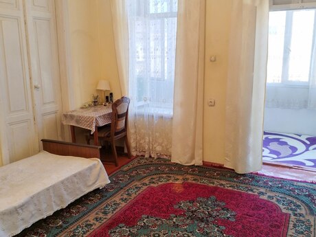 3 otaqlı köhnə tikili - İçəri Şəhər m. - 96 m²