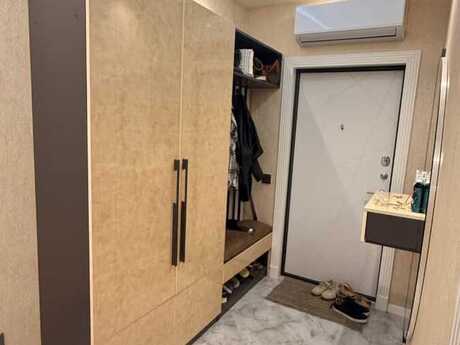 3 otaqlı köhnə tikili - Yeni Günəşli q. - 85 m²