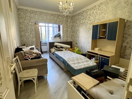 4 otaqlı köhnə tikili - İnşaatçılar m. - 110 m²