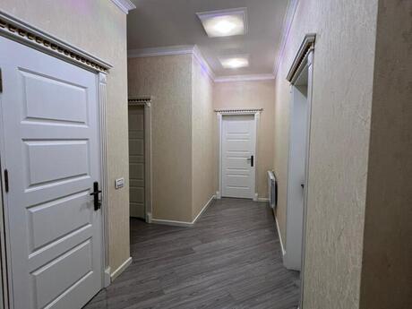 6 otaqlı həyət evi/bağ evi - Mərdəkan q. - 323 m²