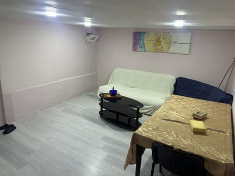 3 otaqlı köhnə tikili - Nizami m. - 75 m²