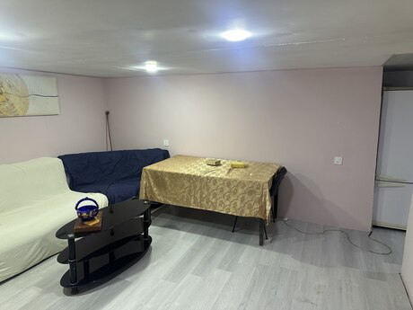 3 otaqlı köhnə tikili - Nizami m. - 75 m²