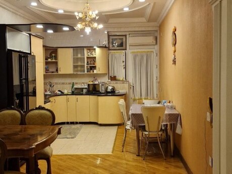 3-комн. новостройка - Насиминский  р. - 130 м²