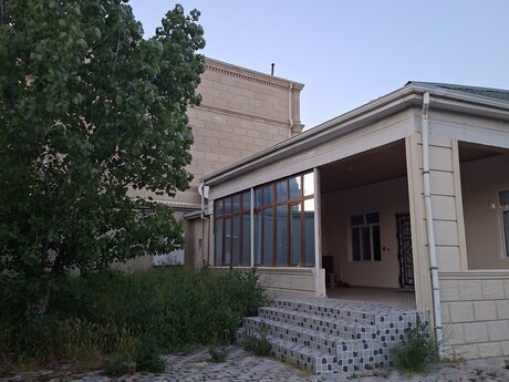 3 otaqlı həyət evi/bağ evi - Novxanı q. - 100 m²