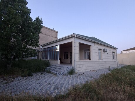 3 otaqlı həyət evi/bağ evi - Novxanı q. - 100 m²