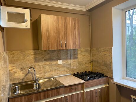 2 otaqlı köhnə tikili - Elmlər Akademiyası m. - 55 m²
