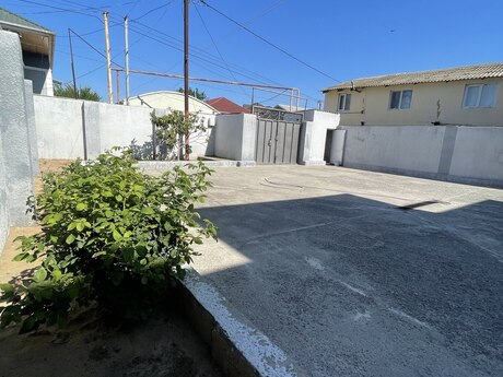 4 otaqlı həyət evi/bağ evi - Novxanı q. - 210 m²