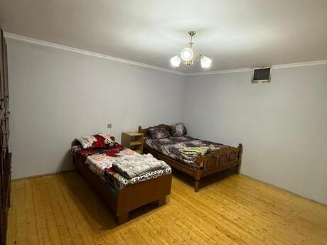 2 otaqlı həyət evi/bağ evi - Badamdar q. - 70 m²