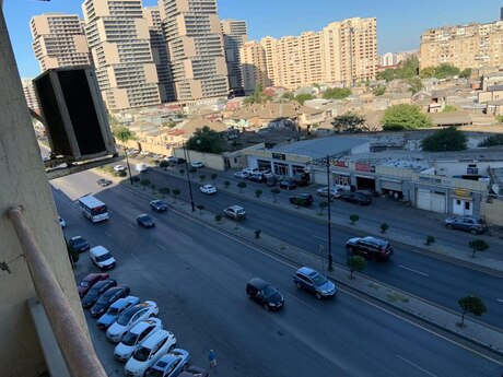 3 otaqlı yeni tikili - İnşaatçılar m. - 135 m²