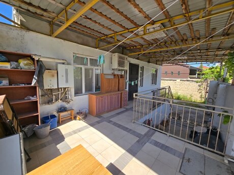 4 otaqlı həyət evi/bağ evi - Binə q. - 130 m²