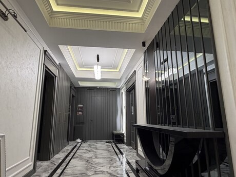 5 otaqlı yeni tikili - Ağ şəhər q. - 210 m²