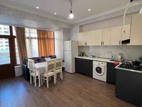 3 otaqlı yeni tikili - Yeni Günəşli q. - 72 m²