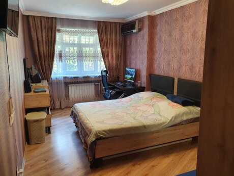 4 otaqlı köhnə tikili - Yeni Günəşli q. - 82.5 m²