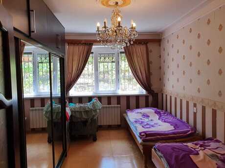 4 otaqlı köhnə tikili - Yeni Günəşli q. - 82.5 m²