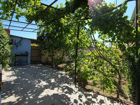 5 otaqlı həyət evi/bağ evi - Şüvəlan q. - 200 m²
