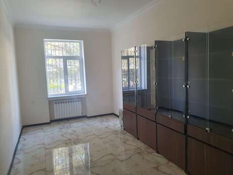 4 otaqlı ofis - Şah İsmayıl Xətai m. - 105 m²