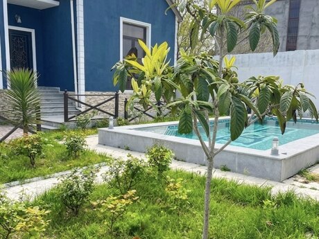 4 otaqlı həyət evi/bağ evi - Novxanı q. - 210 m²