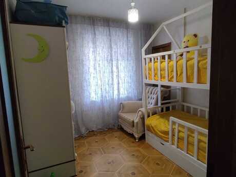 3 otaqlı köhnə tikili - Elmlər Akademiyası m. - 80 m²