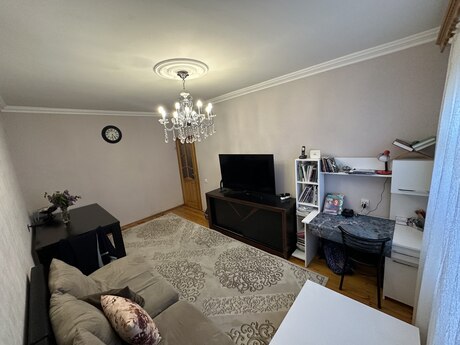 2 otaqlı köhnə tikili - Xalqlar Dostluğu m. - 65 m²