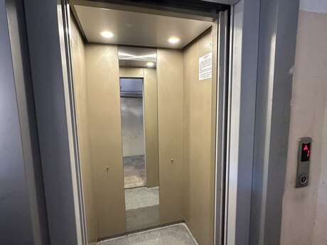 2 otaqlı köhnə tikili - Xalqlar Dostluğu m. - 65 m²