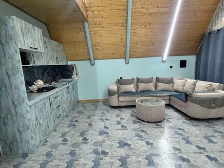 4 otaqlı həyət evi/bağ evi - Şüvəlan q. - 120 m²