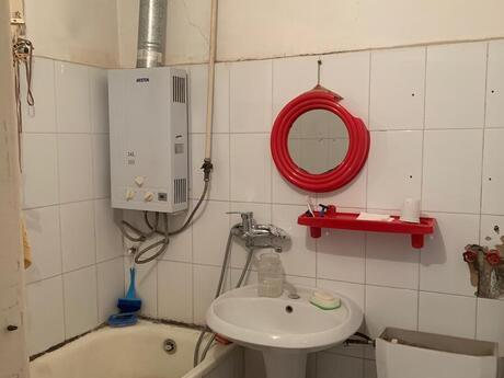 1 otaqlı köhnə tikili - Azadlıq Prospekti m. - 80 m²