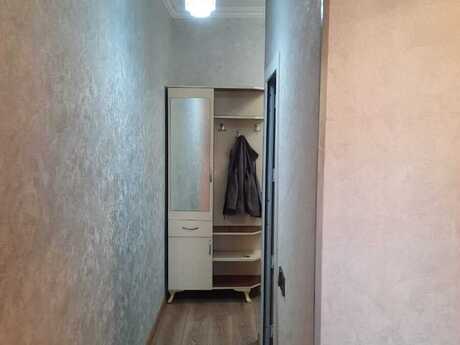 1 otaqlı köhnə tikili - İnşaatçılar m. - 44 m²