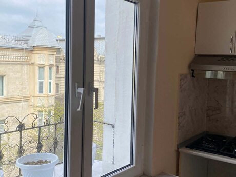 3 otaqlı köhnə tikili - Nəsimi r. - 75 m²