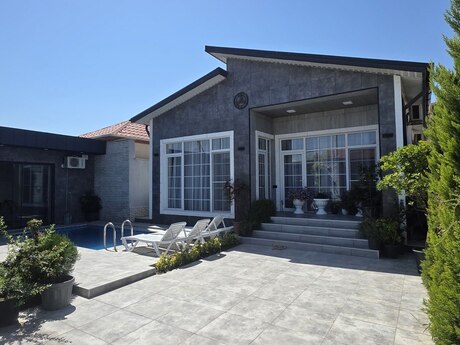 4 otaqlı həyət evi/bağ evi - Mərdəkan q. - 200 m²