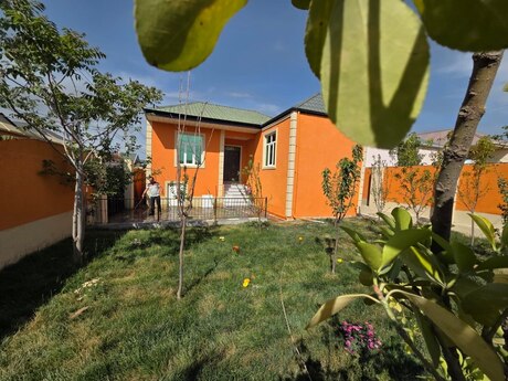 3 otaqlı həyət evi/bağ evi - Biləcəri q. - 90 m²