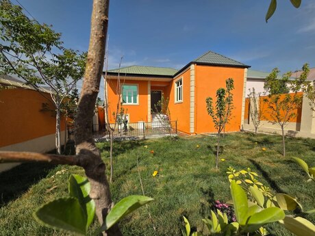 3 otaqlı həyət evi/bağ evi - Biləcəri q. - 90 m²