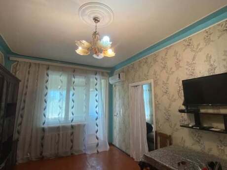 2 otaqlı köhnə tikili - Azadlıq Prospekti m. - 40 m²