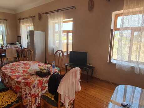 4 otaqlı həyət evi/bağ evi - Şüvəlan q. - 100 m²