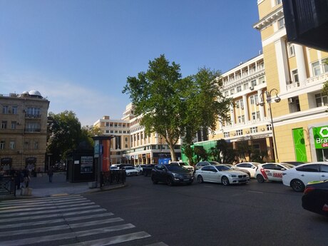 3 otaqlı köhnə tikili - Sahil m. - 90 m²
