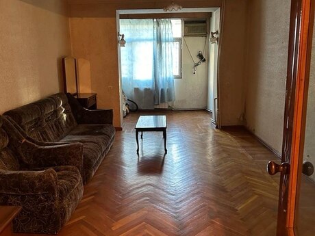 3 otaqlı köhnə tikili - 28 May m. - 75 m²