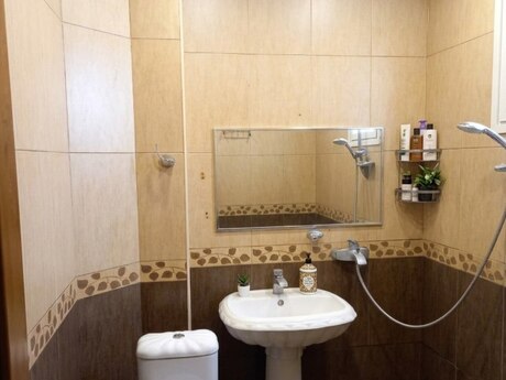 2 otaqlı köhnə tikili - Köhnə Günəşli q. - 46 m²
