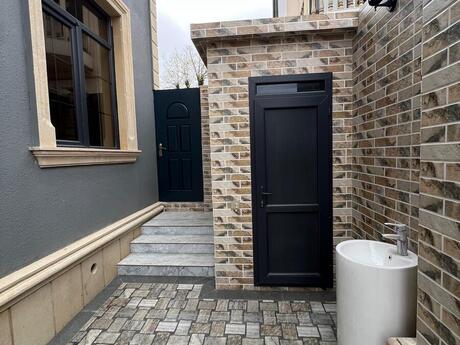 5 otaqlı həyət evi/bağ evi - Qaraçuxur q. - 200 m²