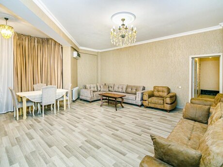 4 otaqlı yeni tikili - 28 May m. - 140 m²