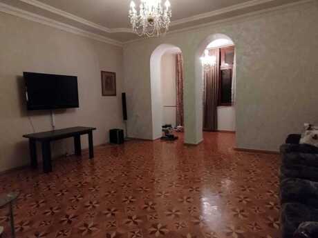 2 otaqlı köhnə tikili - Nəsimi r. - 75 m²