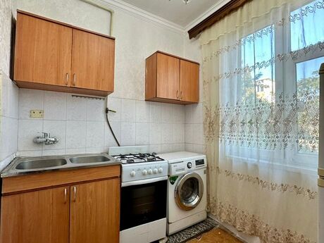 1 otaqlı köhnə tikili - Memar Əcəmi m. - 40 m²