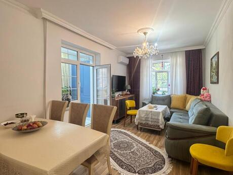 2 otaqlı köhnə tikili - Xalqlar Dostluğu m. - 65 m²