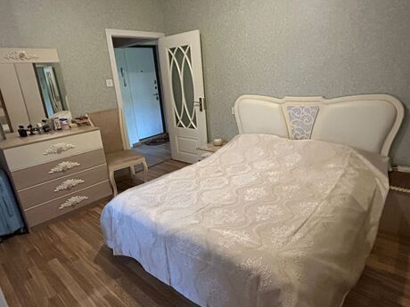2 otaqlı köhnə tikili - Xalqlar Dostluğu m. - 65 m²