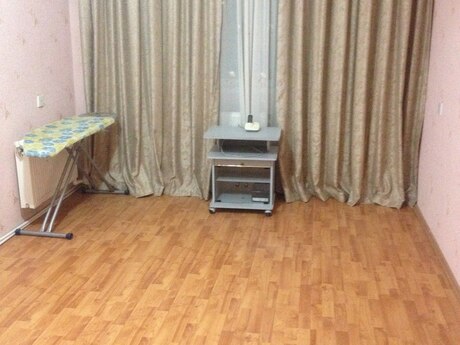 4 otaqlı köhnə tikili - Bakıxanov q. - 100 m²