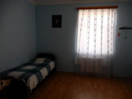 5 otaqlı həyət evi/bağ evi - Novxanı q. - 230 m²