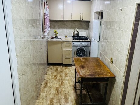 1 otaqlı həyət evi/bağ evi - Nizami m. - 25 m²