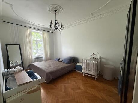 3 otaqlı köhnə tikili - Nəsimi r. - 75 m²