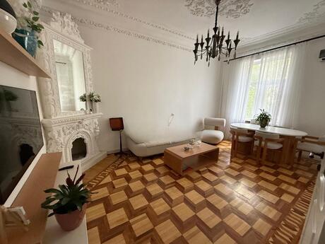 3 otaqlı köhnə tikili - Nəsimi r. - 75 m²
