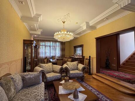 5 otaqlı həyət evi/bağ evi - Əhmədli m. - 230 m²